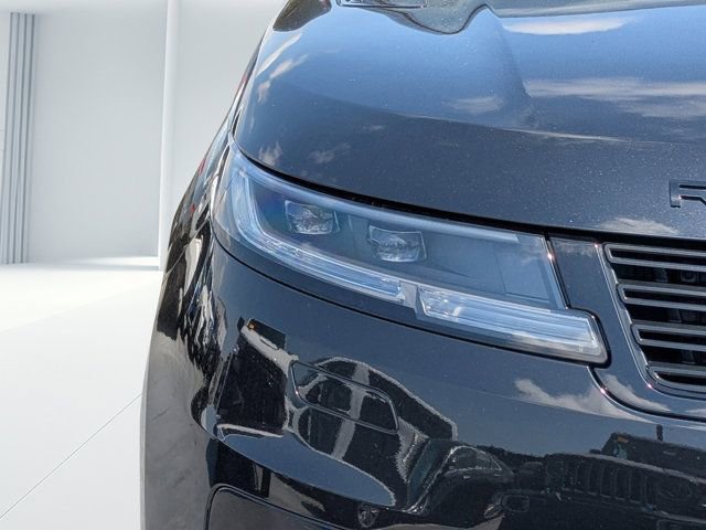 Used 2025 Land Rover Range Rover Sport SE AWD/4WD image 9