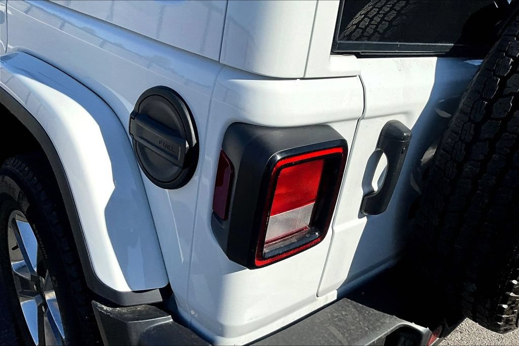 Used 2021 Jeep Wrangler Unlimited Sahara w/ Uconnect 4C Nav & Sound Group AWD/4WD image 22