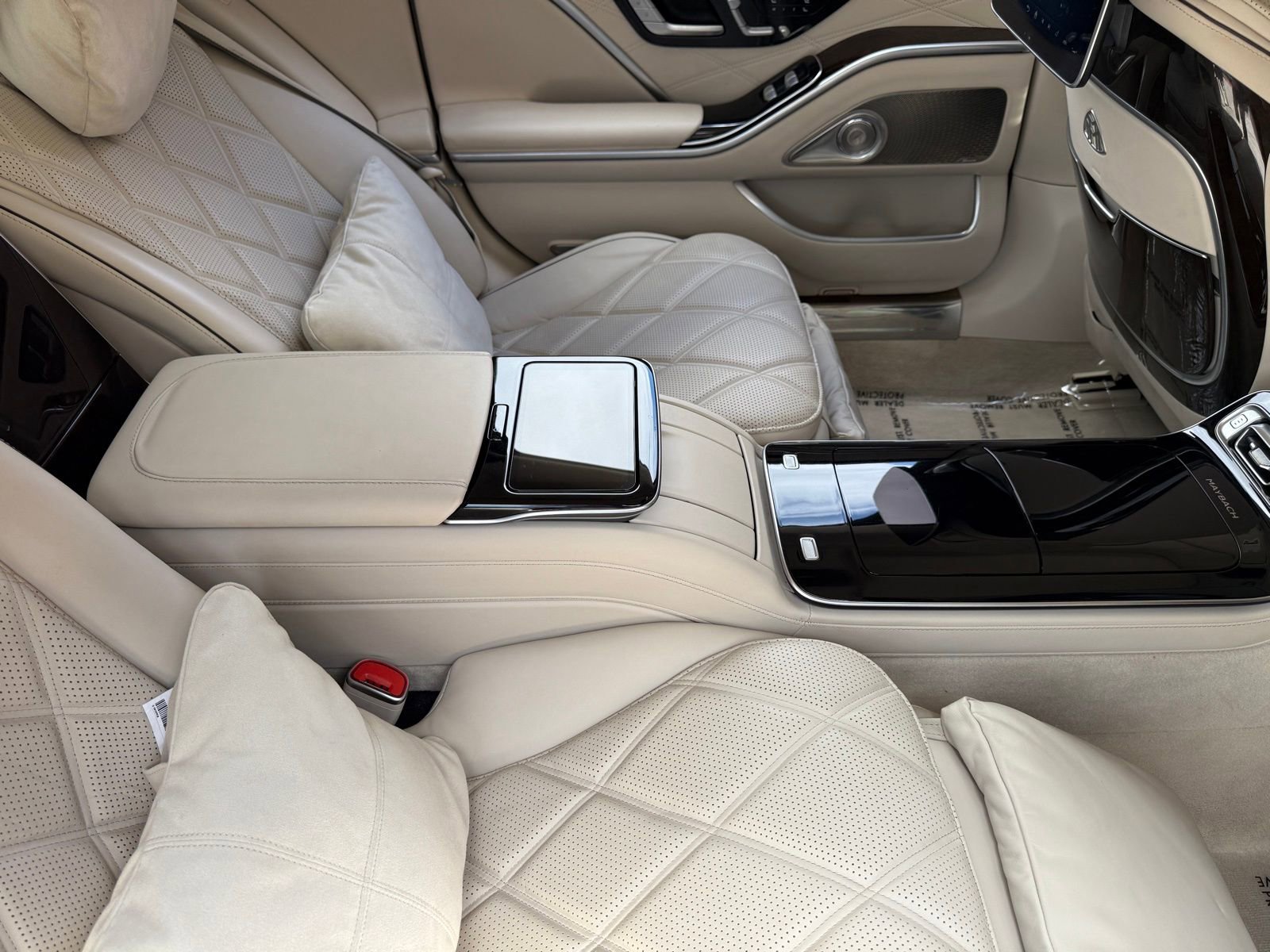 Used 2024 Mercedes-Benz Maybach S 580 4MATIC image 23
