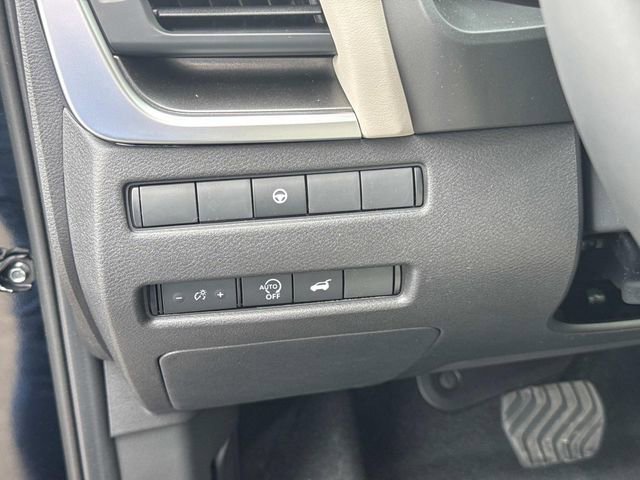 New 2026 Nissan Rogue SV FWD image 27