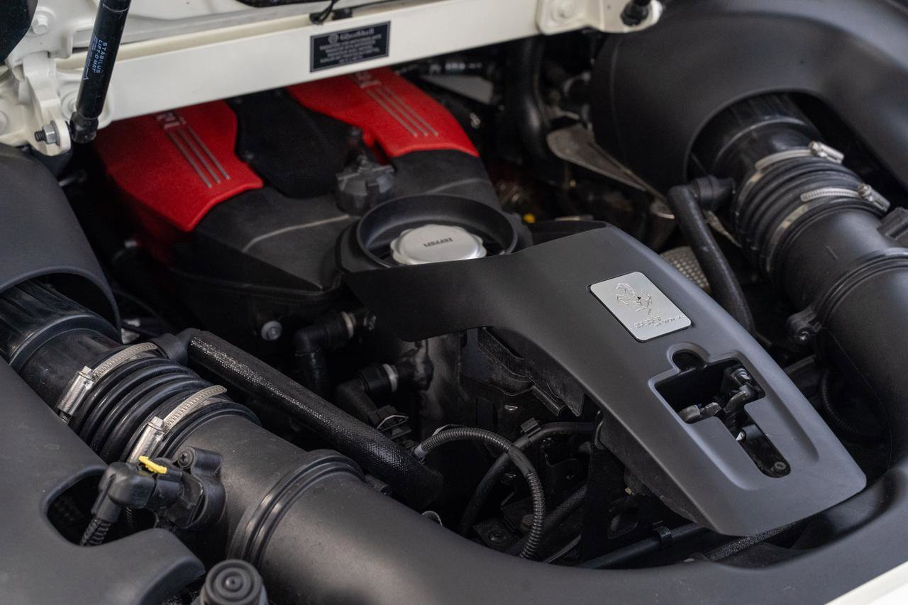Used 2018 Ferrari 488 Spider RWD image 18