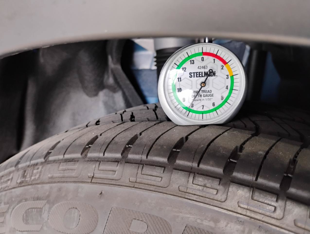 Used 2026 Toyota Prius LE FWD image 4