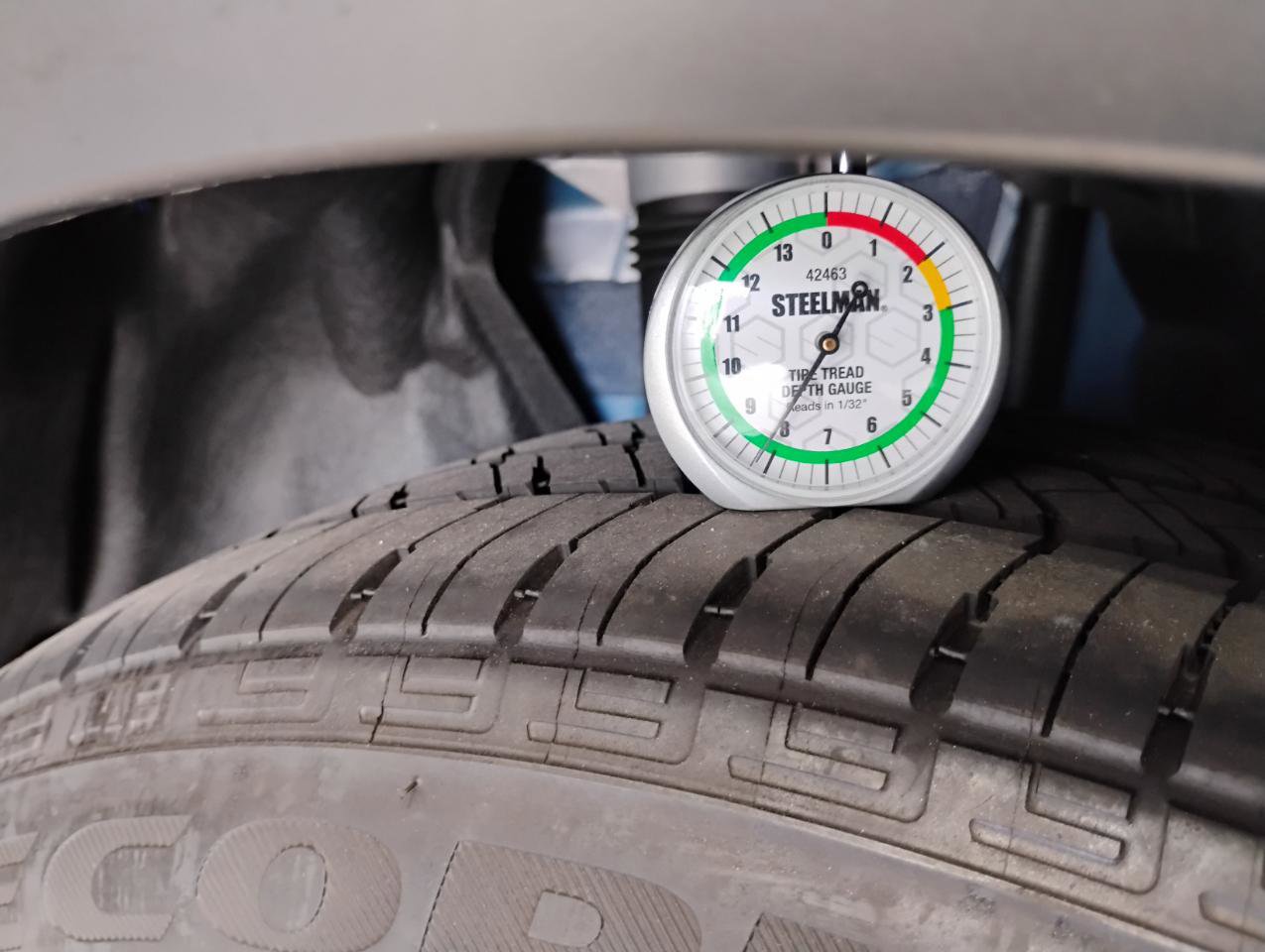 Used 2026 Toyota Prius LE FWD image 4