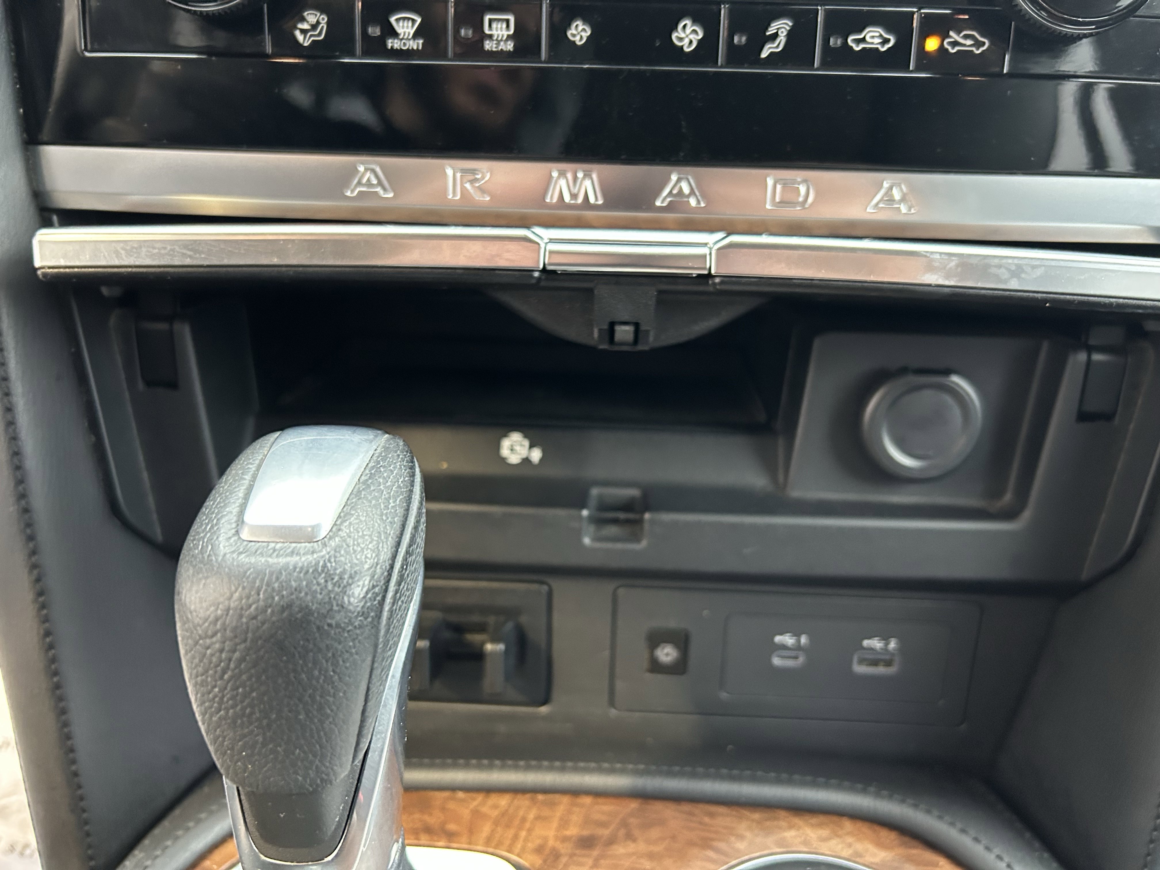 Used 2021 Nissan Armada SL w/ Captain's Chairs Package image 30