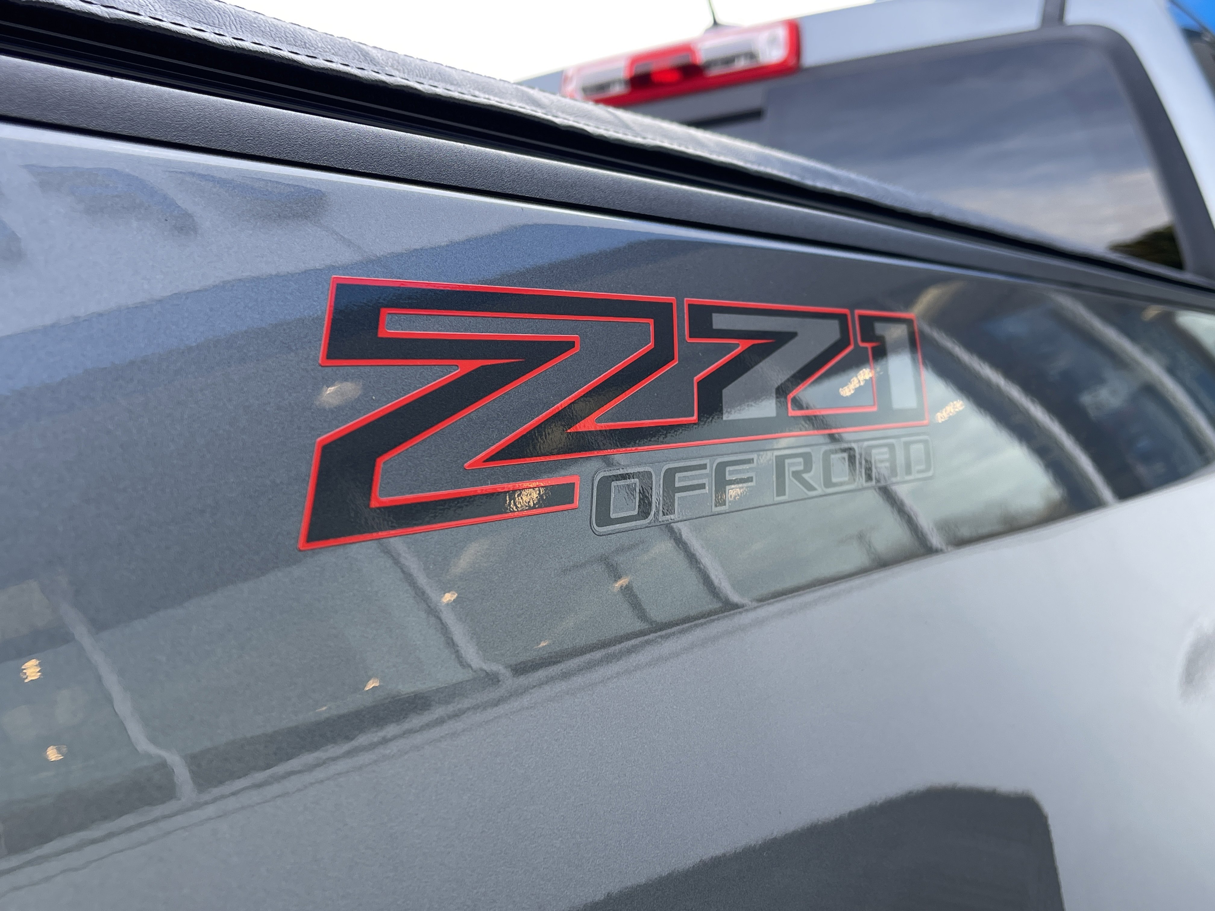 Used 2021 Chevrolet Colorado Z71 w/ Safety Package image 12