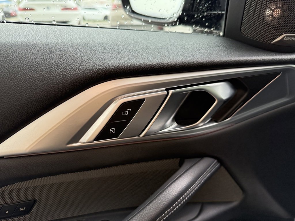 Used 2023 BMW 430i Coupe w/ M Sport Package image 7