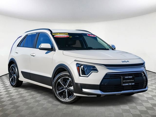 Certified 2023 Kia Niro EX FWD image 2