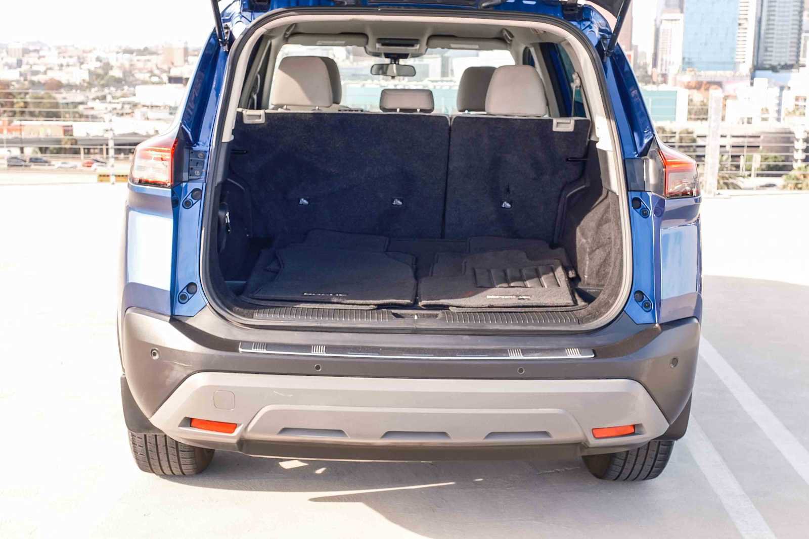 Used 2023 Nissan Rogue SV FWD image 28