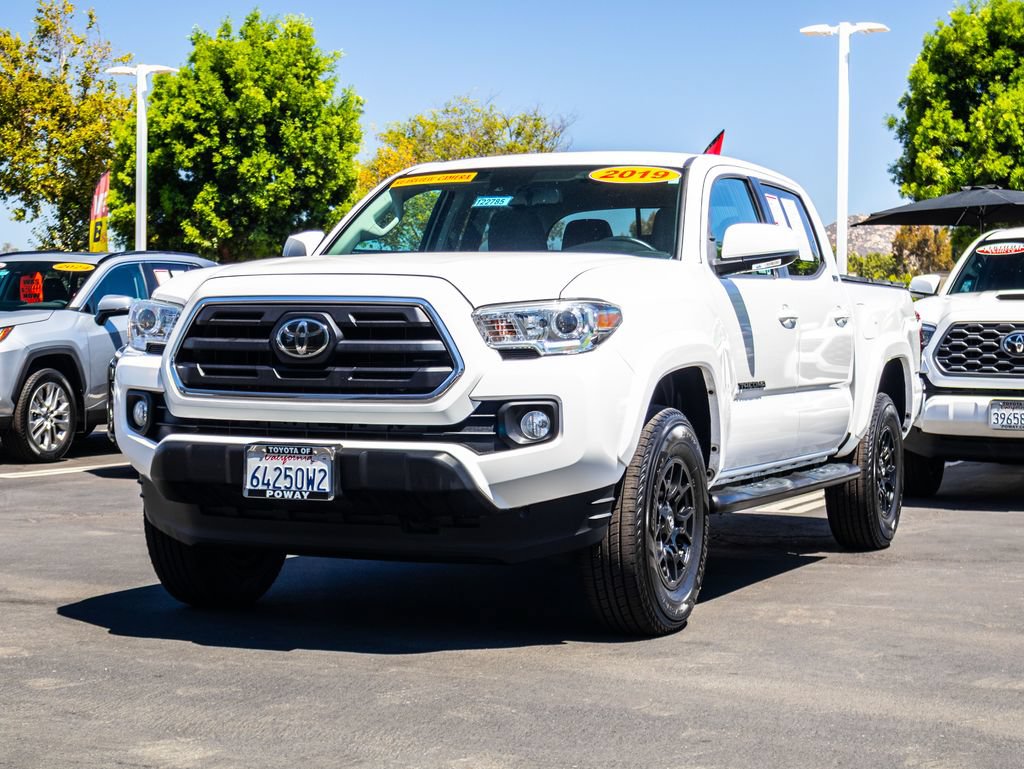 Used 2019 Toyota Tacoma SR5 w/ Exterior Package RWD image 3