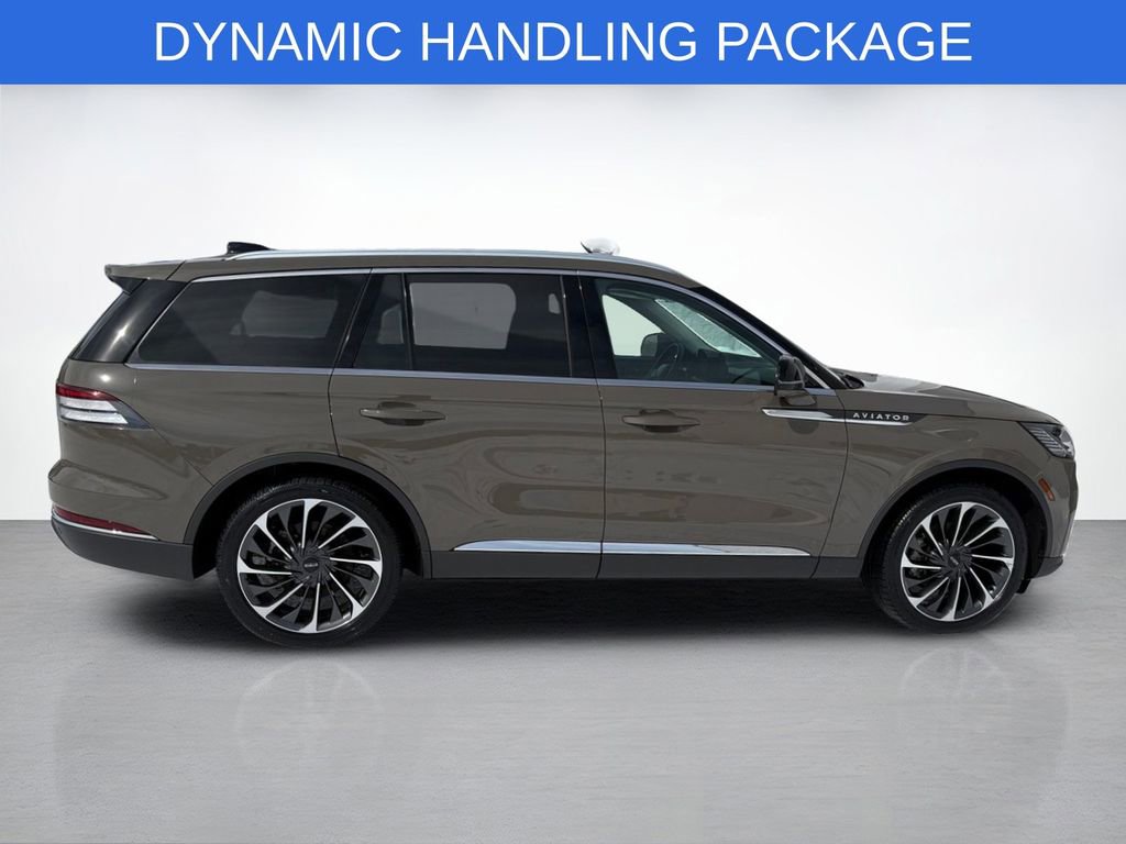 Certified 2025 Lincoln Aviator Reserve w/ Equipment Group 201A image 2