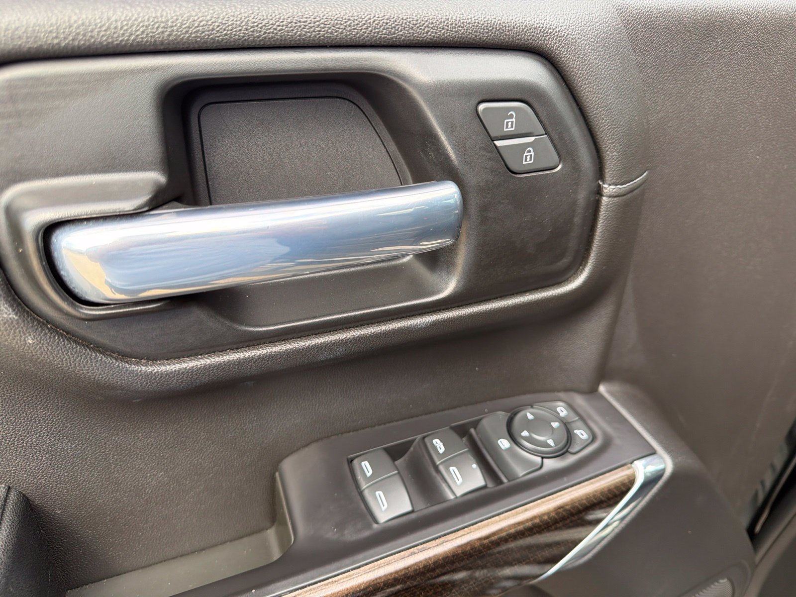 Used 2021 Chevrolet Silverado 1500 LT Trail Boss w/ Convenience Package II AWD/4WD image 15