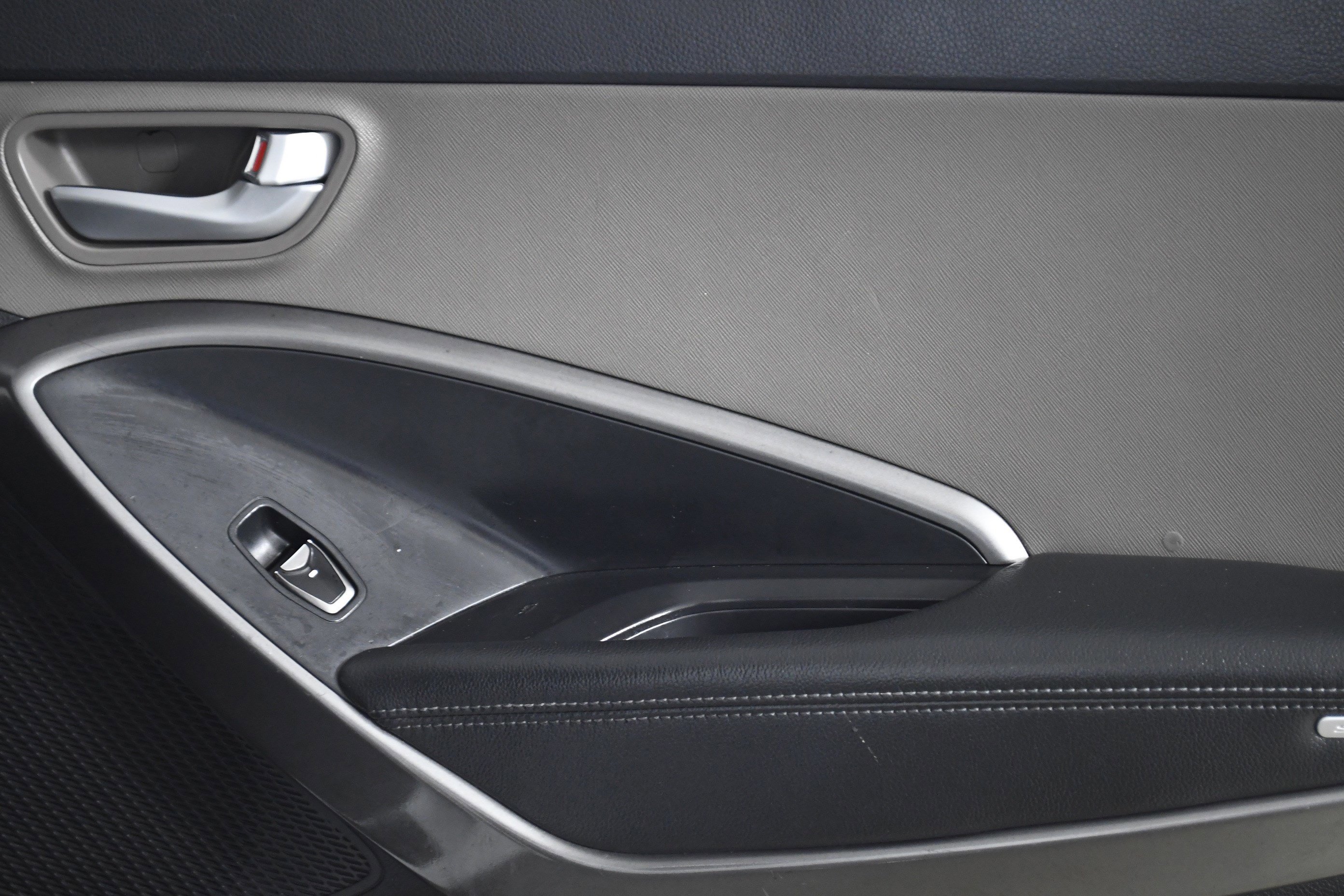 Used 2017 Hyundai Santa Fe Sport image 25