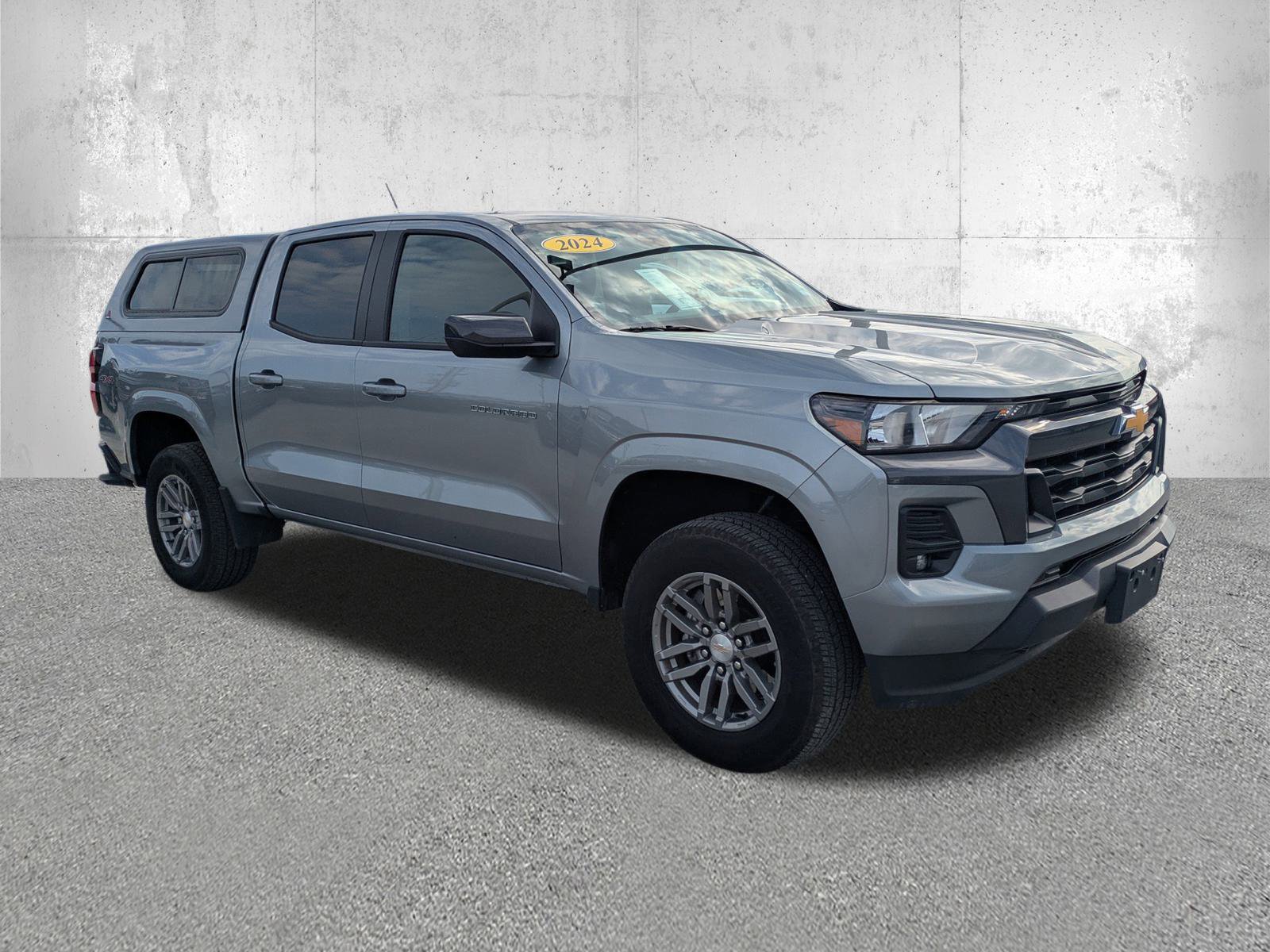 Certified 2024 Chevrolet Colorado LT w/ LT Convenience Package II AWD/4WD image 2
