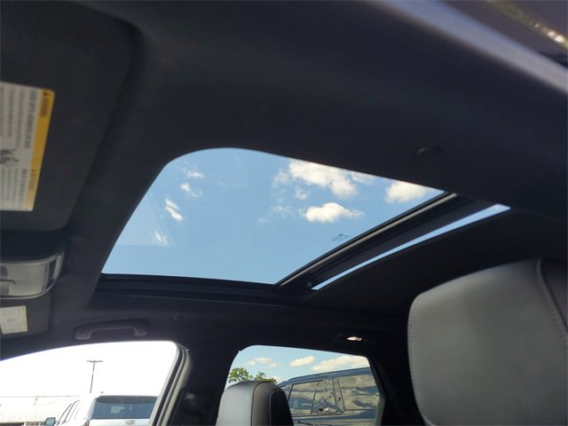 Certified 2022 Cadillac XT5 Premium Luxury w/ Technology Package image 28