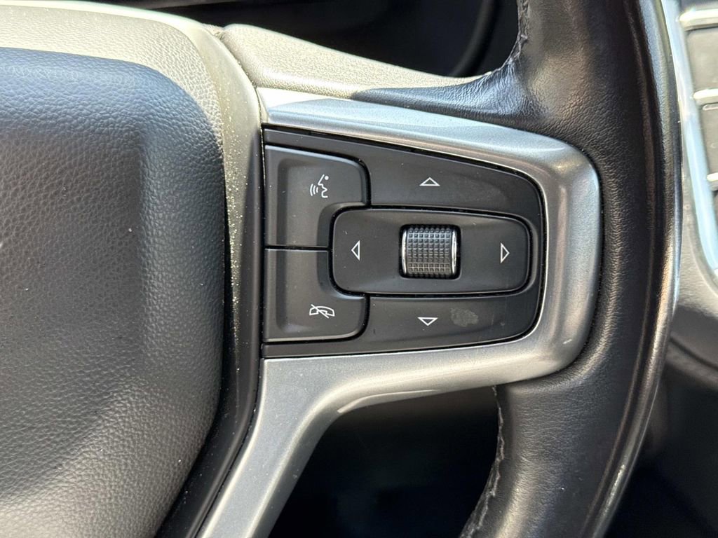 Used 2022 Chevrolet Suburban LT AWD/4WD image 16