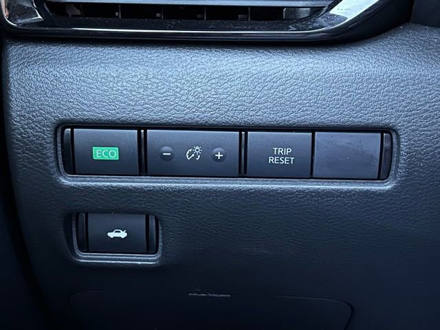 Used 2025 Nissan Sentra SV image 25