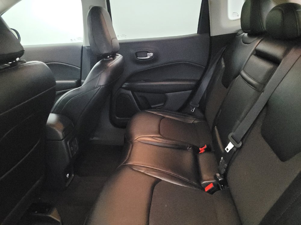 Used 2018 Jeep Compass Latitude AWD/4WD image 18