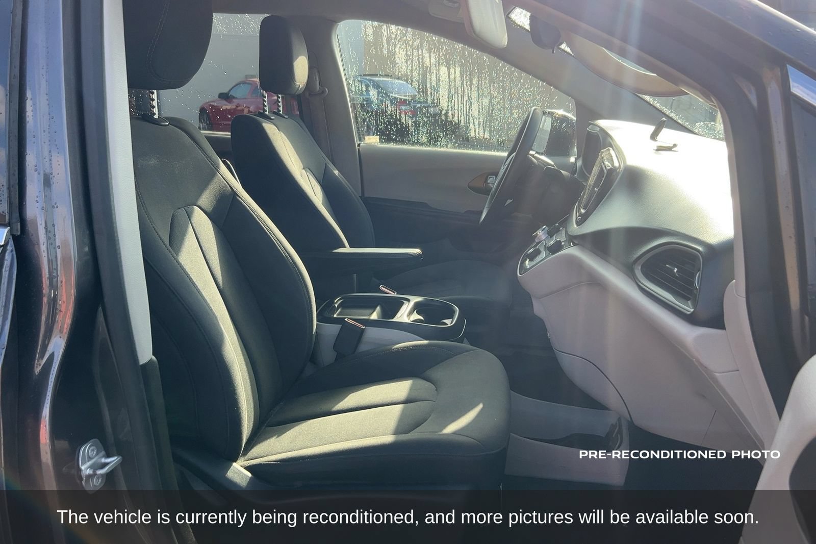 Used 2017 Chrysler Pacifica Touring Plus w/ Tire & Wheel Group FWD image 13
