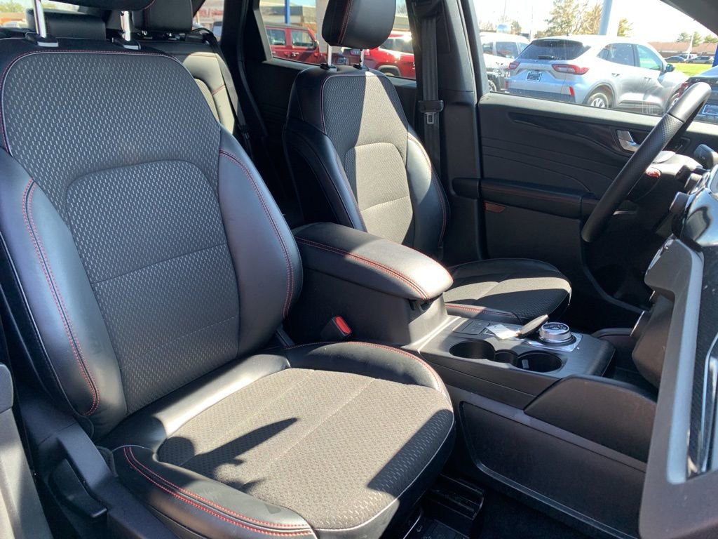 Used 2025 Ford Escape ST-Line AWD/4WD image 11