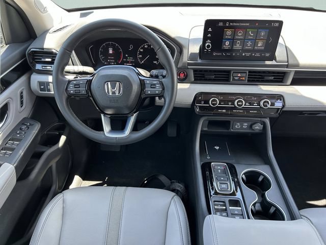 Used 2023 Honda Pilot Touring image 17
