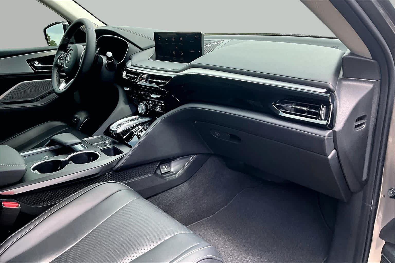 Used 2023 Acura MDX w/ Technology Package FWD image 19