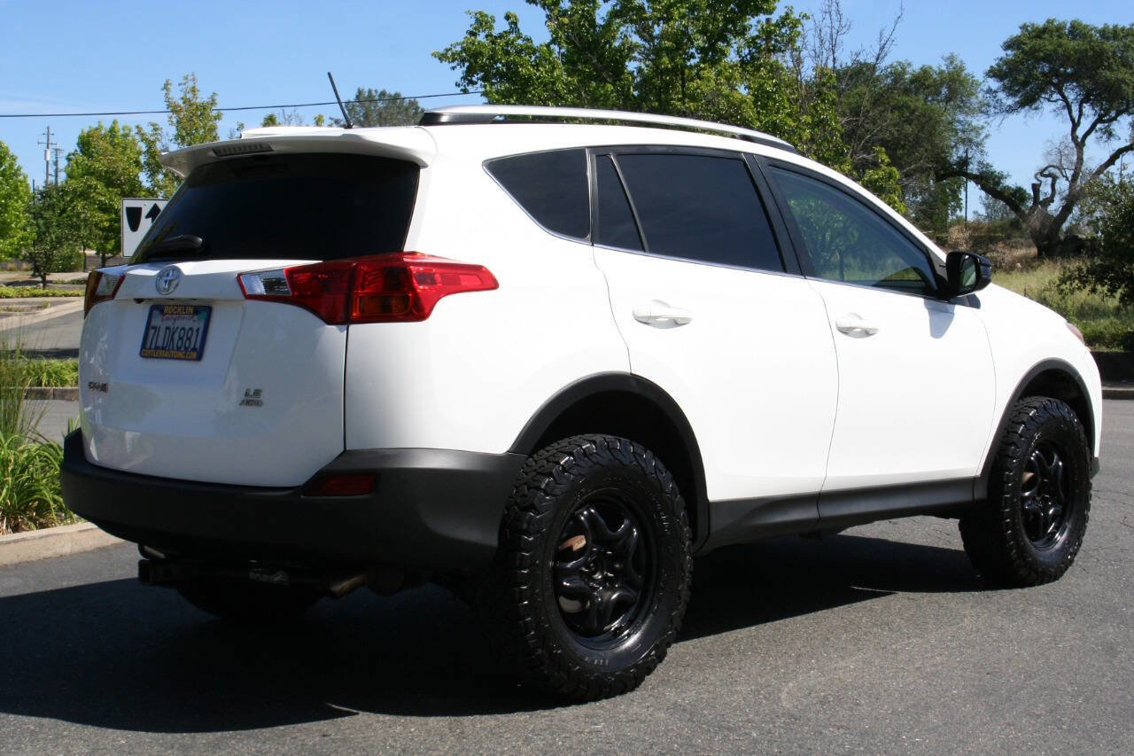 Used 2014 Toyota RAV4 LE AWD/4WD image 6