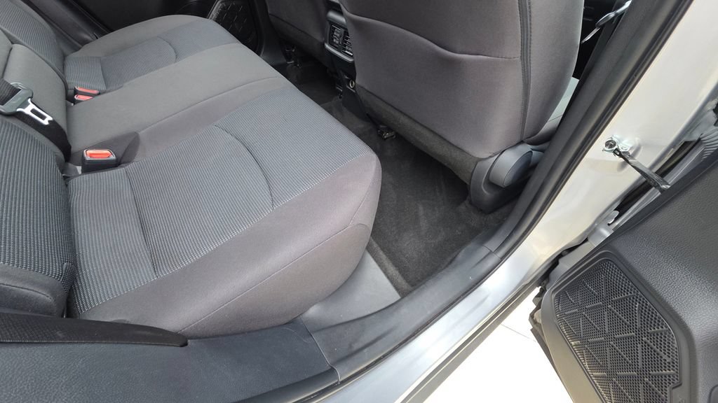 Used 2023 Toyota RAV4 LE FWD image 15
