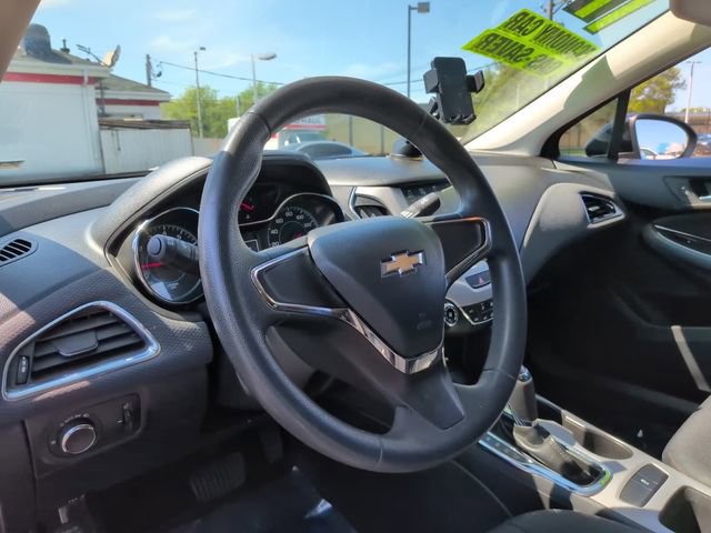 Used 2017 Chevrolet Cruze LS FWD image 27