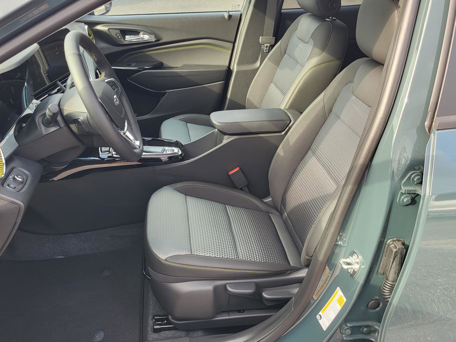 New 2026 Chevrolet Trax LT w/ Midnight Edition image 15