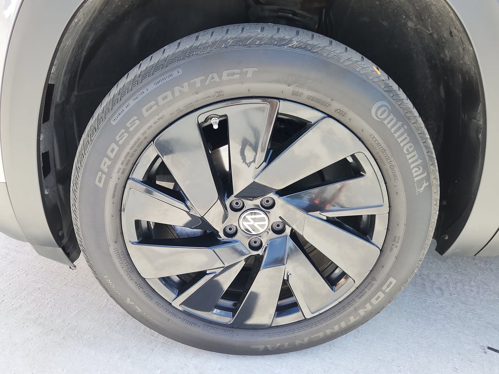 Used 2024 Volkswagen Atlas SE AWD/4WD image 19