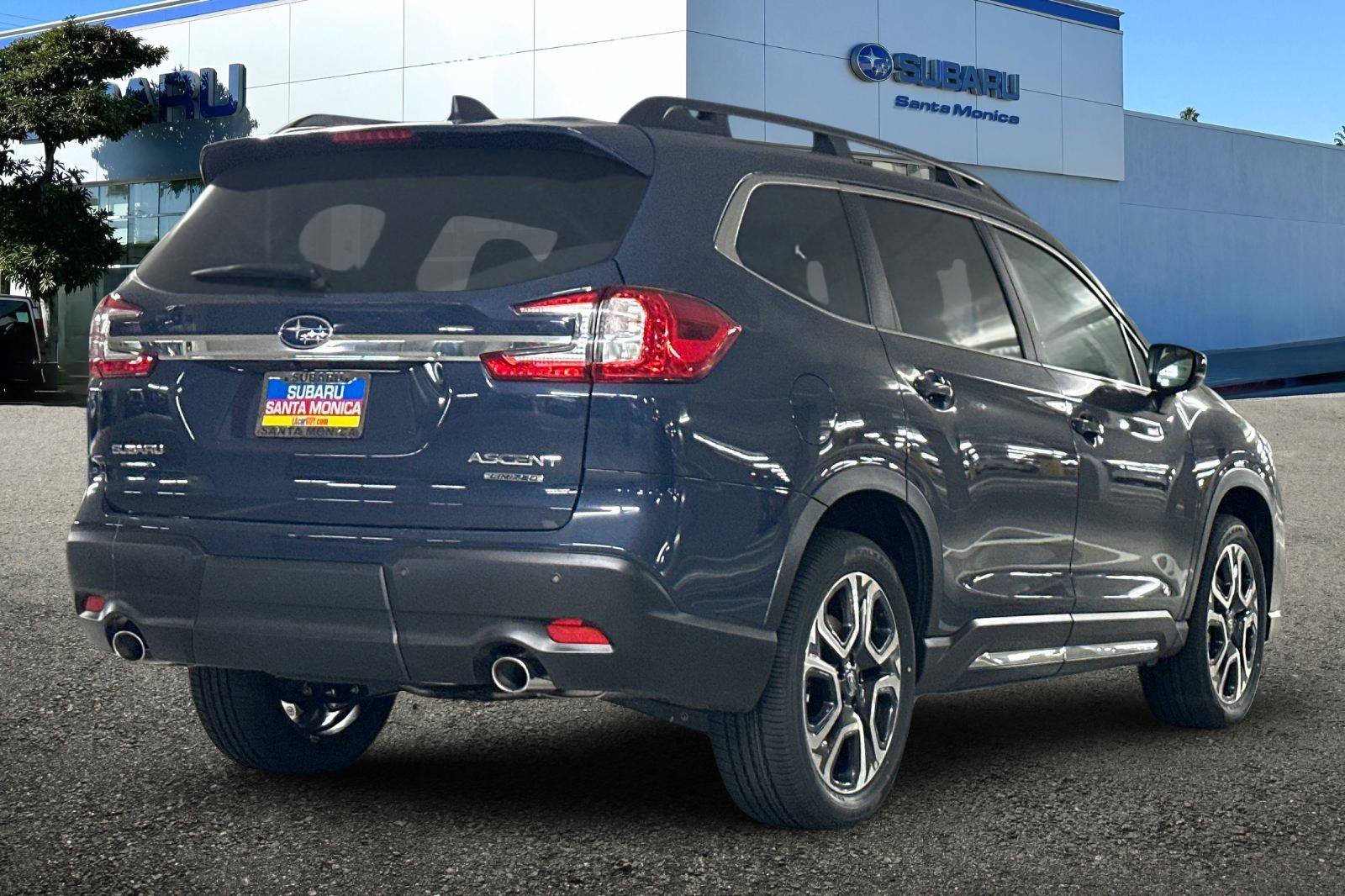 New 2025 Subaru Ascent Limited image 4