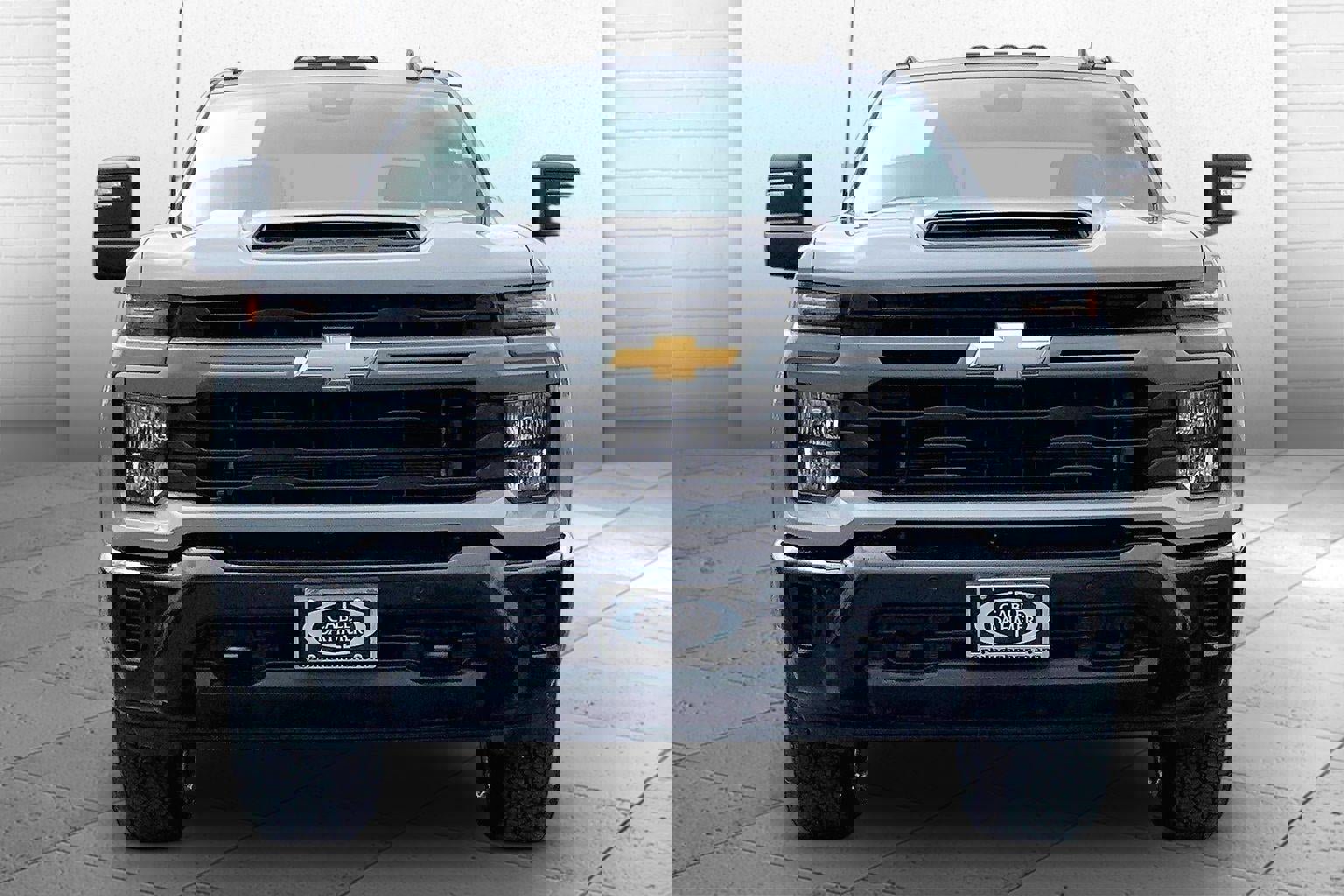 Used 2025 Chevrolet Silverado 2500 Custom w/ Custom Value Package image 2