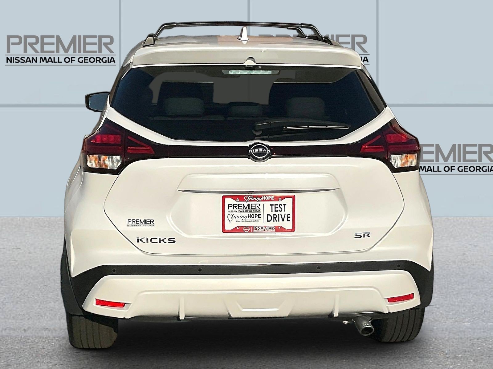 Used 2024 Nissan Kicks SR w/ SR Premium Package FWD image 6