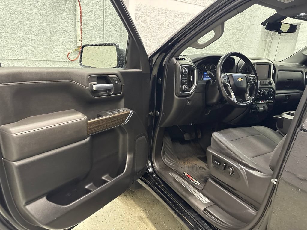Used 2021 Chevrolet Silverado 1500 LT AWD/4WD image 15