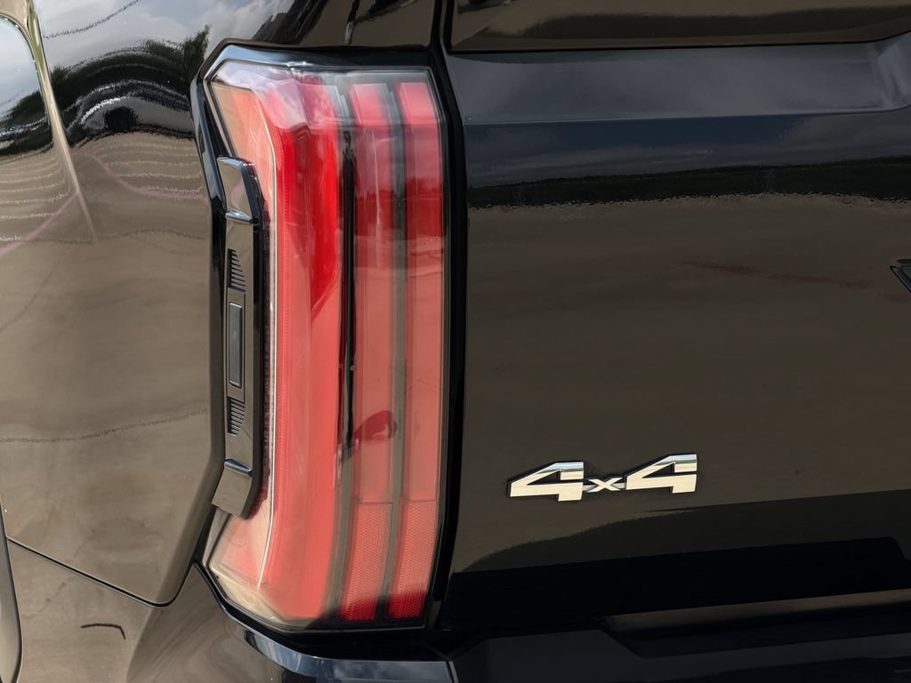 Used 2024 Toyota Tundra Limited AWD/4WD image 11