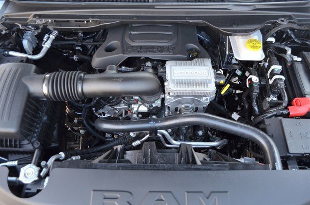 New 2026 RAM 1500 4x4 Crew Cab image 38