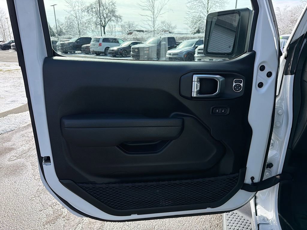 Used 2023 Jeep Wrangler Sport S image 24