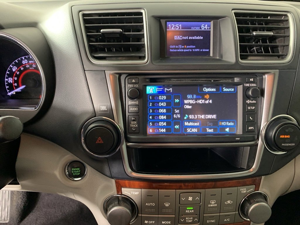 Used 2013 Toyota Highlander Limited image 26