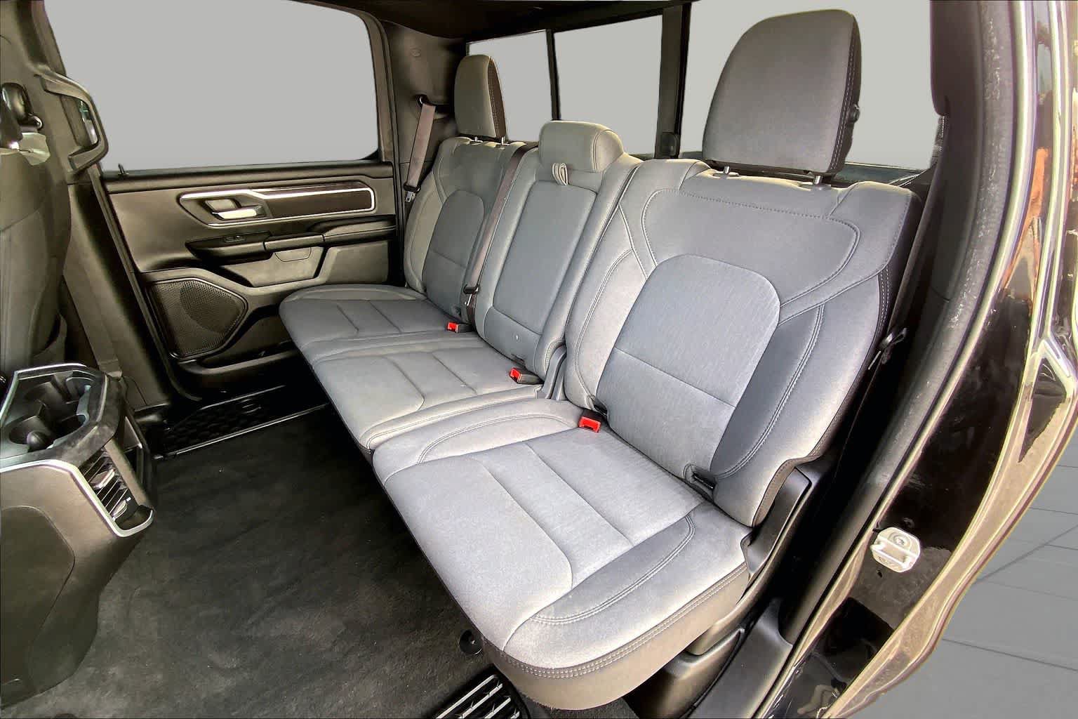 Used 2023 RAM 1500 Big Horn AWD/4WD image 40