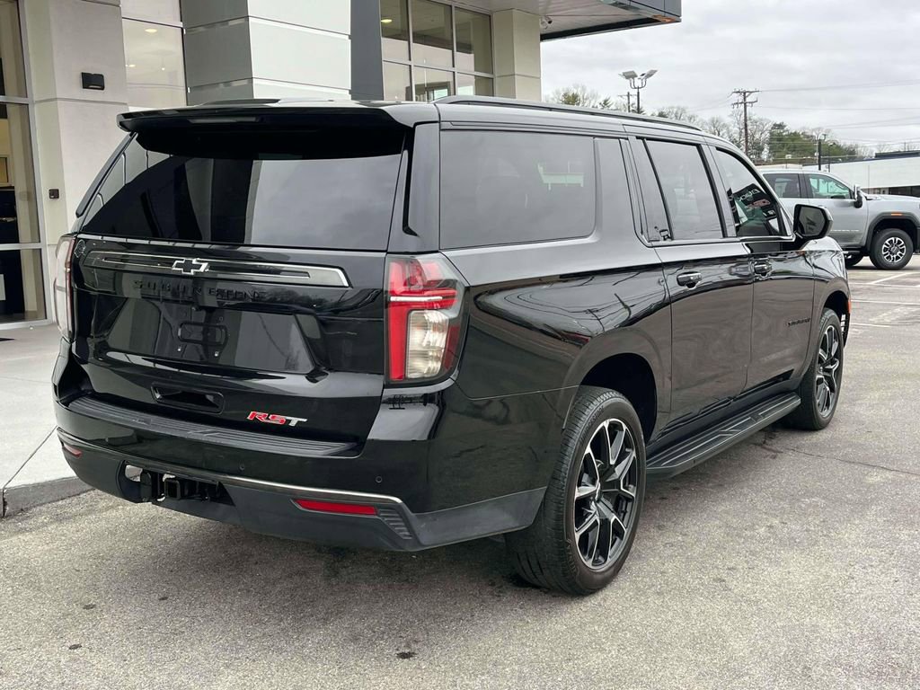 Used 2021 Chevrolet Suburban RST image 3