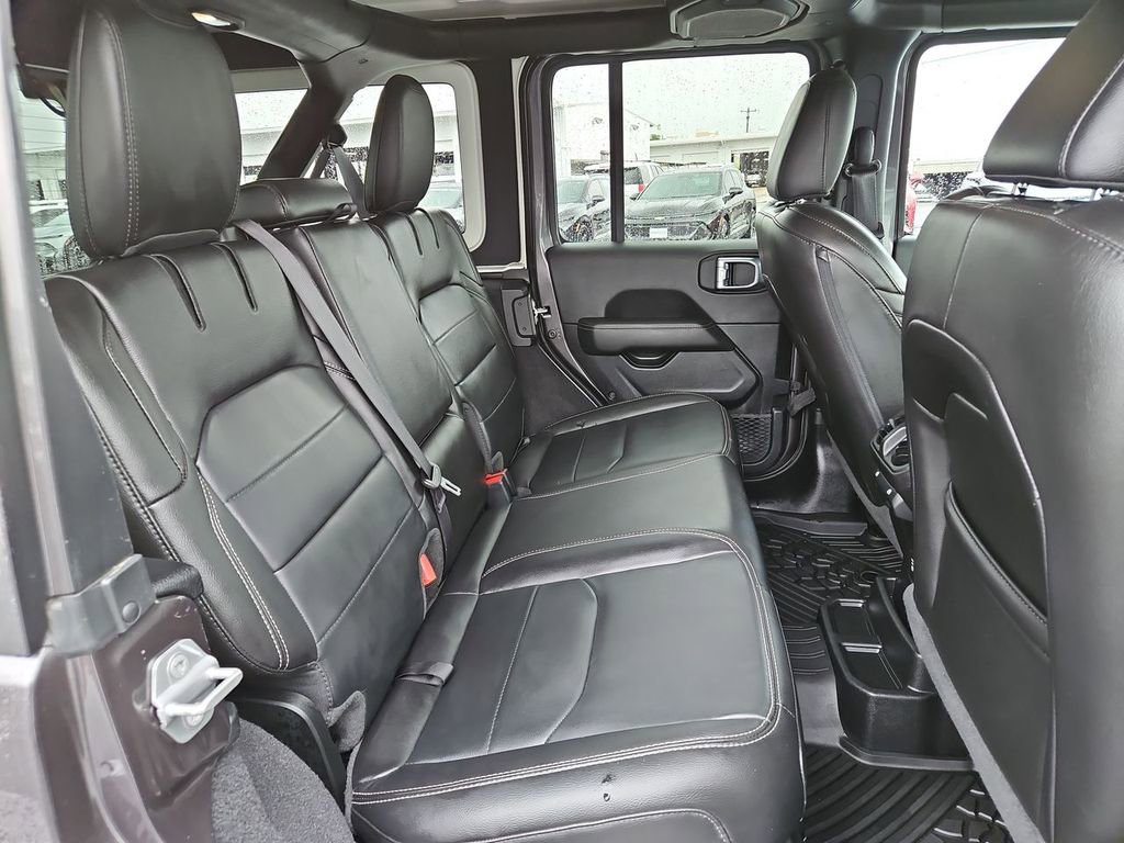 Used 2021 Jeep Wrangler Unlimited Sahara w/ Cold Weather Group image 27