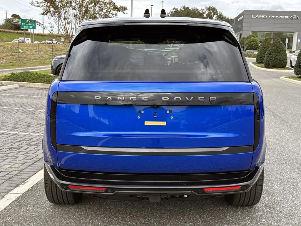 New 2026 Land Rover Range Rover Long Wheelbase SE AWD/4WD image 4