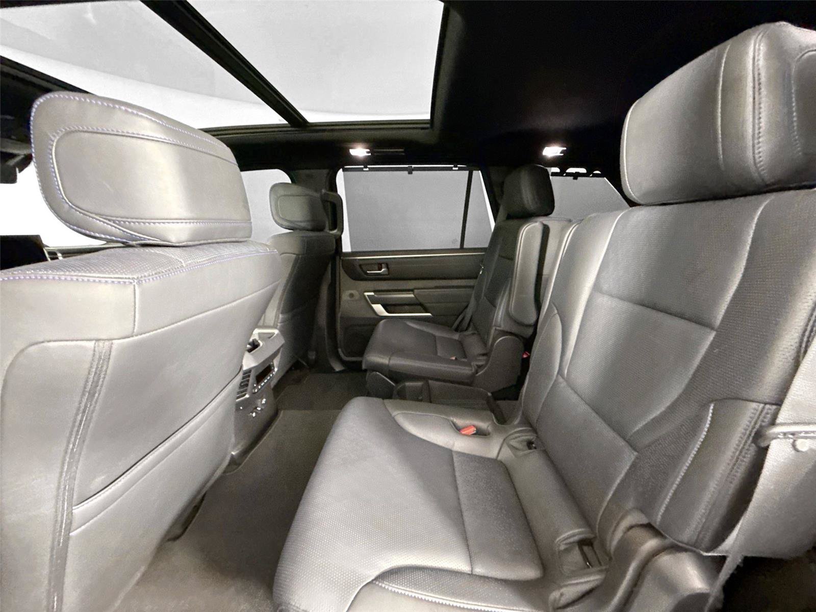 Certified 2025 Toyota Sequoia Platinum AWD/4WD image 34