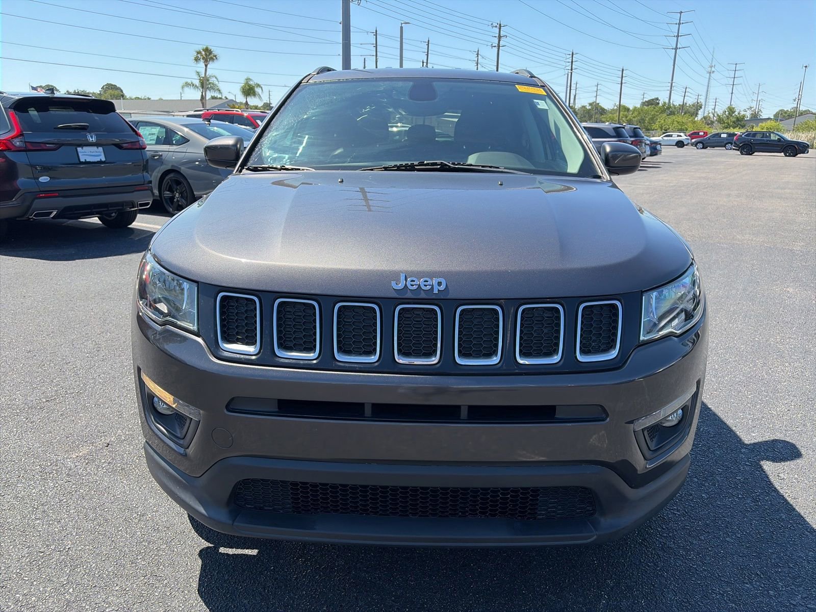Used 2018 Jeep Compass Latitude FWD image 2