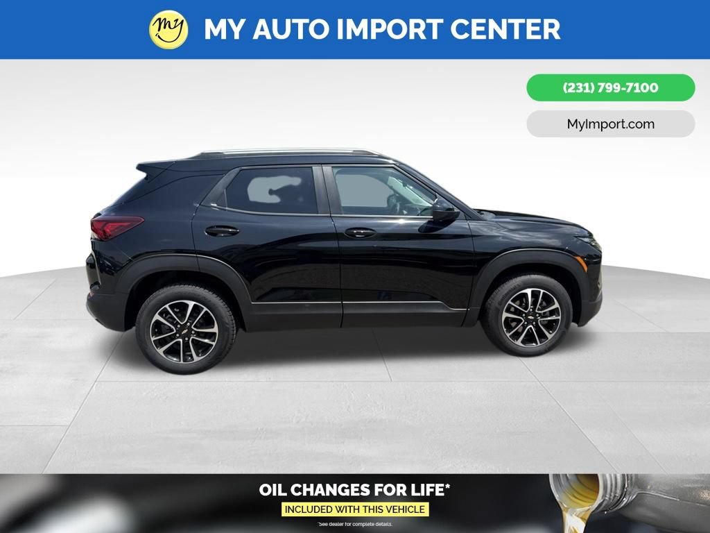 Used 2025 Chevrolet TrailBlazer LT AWD/4WD image 8
