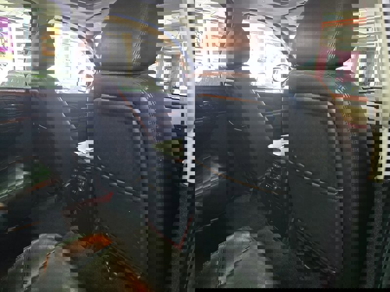 Used 2011 Cadillac Escalade ESV Luxury image 19