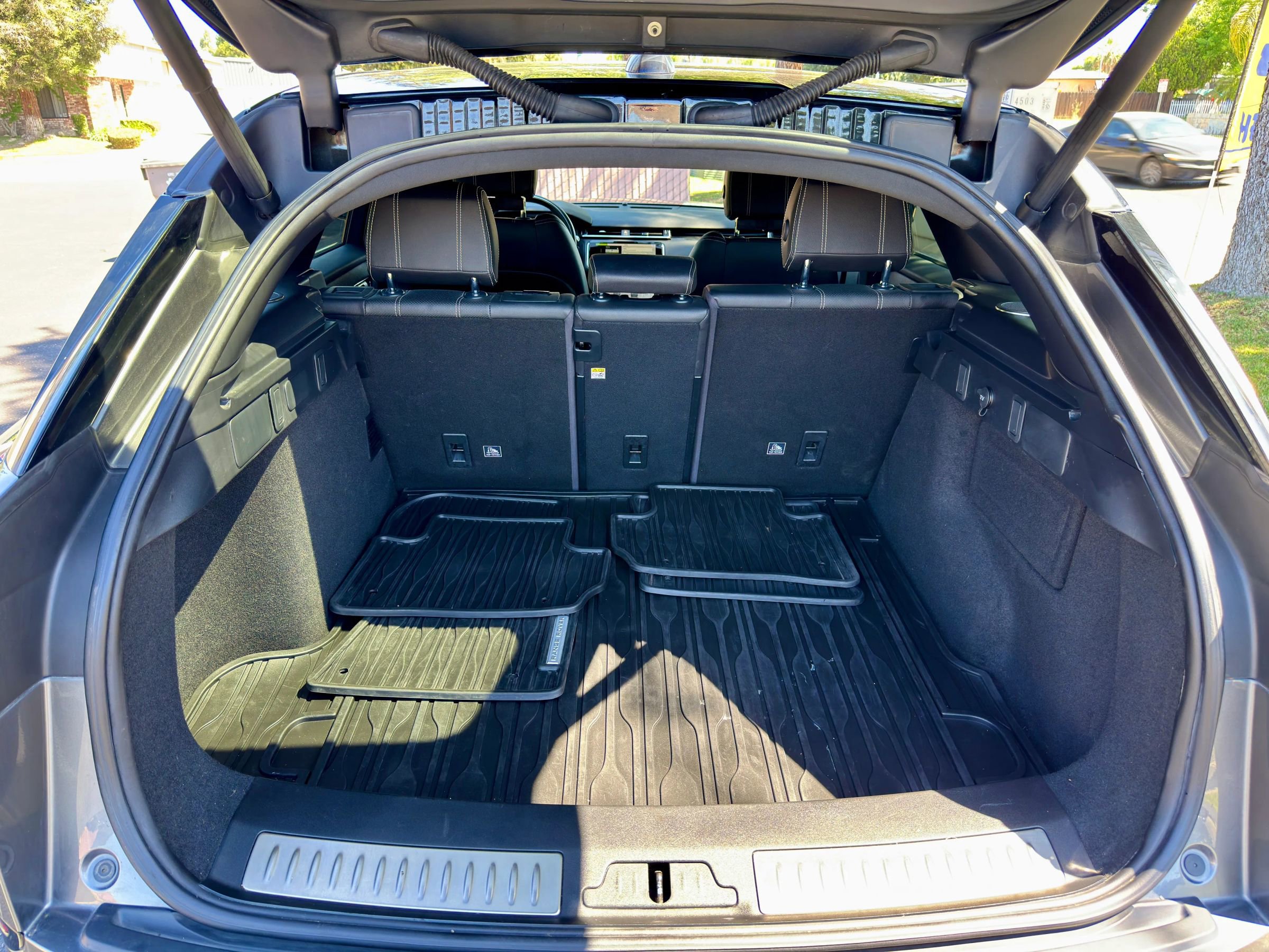 Used 2019 Land Rover Range Rover Velar R-Dynamic SE AWD/4WD image 19