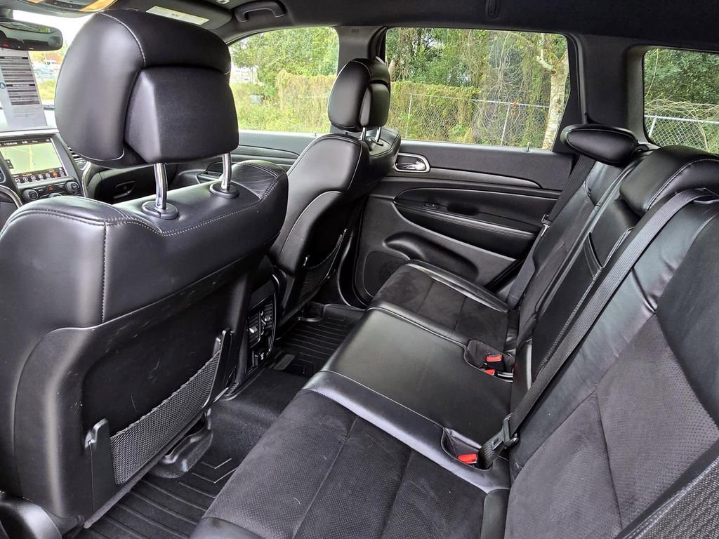Used 2018 Jeep Grand Cherokee Altitude image 23