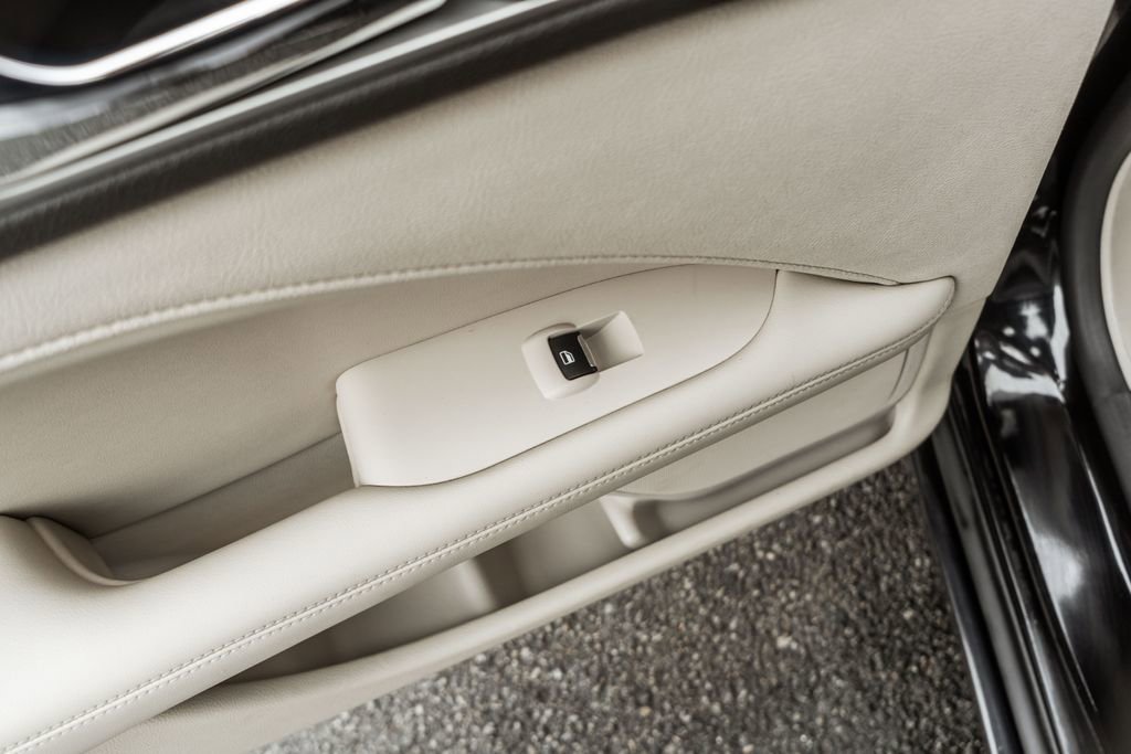 Used 2019 Lincoln MKZ Premiere image 36