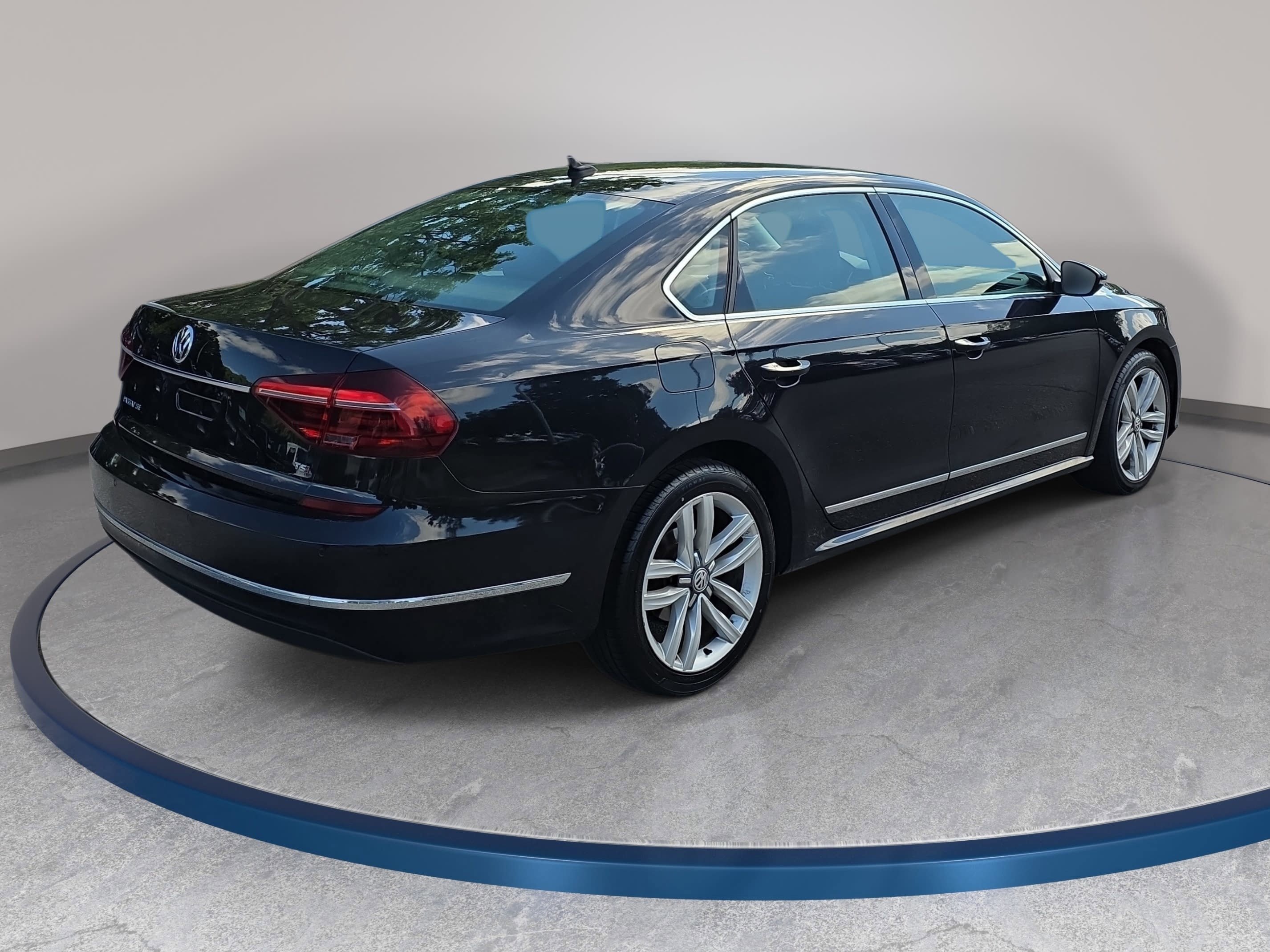 Used 2017 Volkswagen Passat 1.8T SE FWD image 5